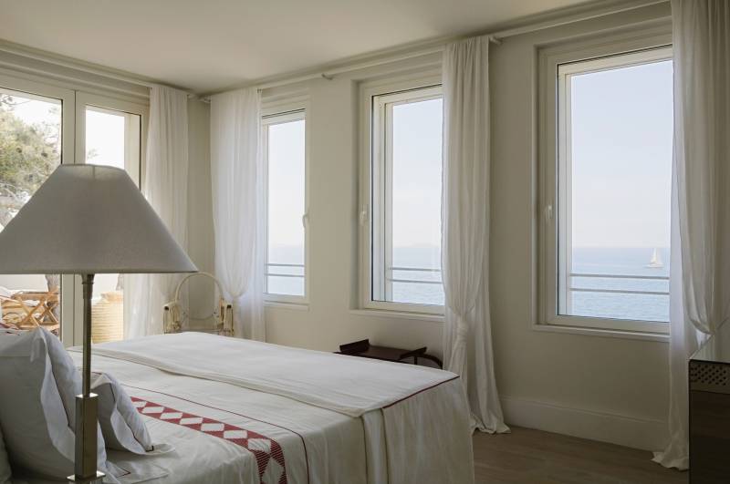 Le prix pour la pose de fenêtre PVC en double vitrage à Aix en Provence par Fenetres du Sud 