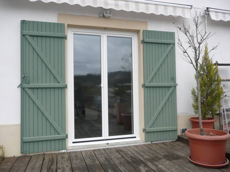 devis pour prix précis pour la fourniture et la pose de votre porte fenêtre 2 vantaux en double vitrage à Marseille