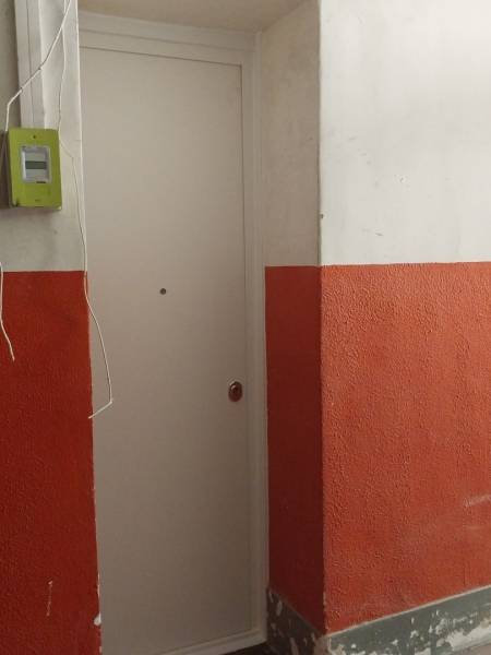 Porte blindée certifiée A2P posée par Fenêtres du Sud dans le 2e arrondissement de Marseille sécurisation d'entrée sur mesure, quartier Joliette.